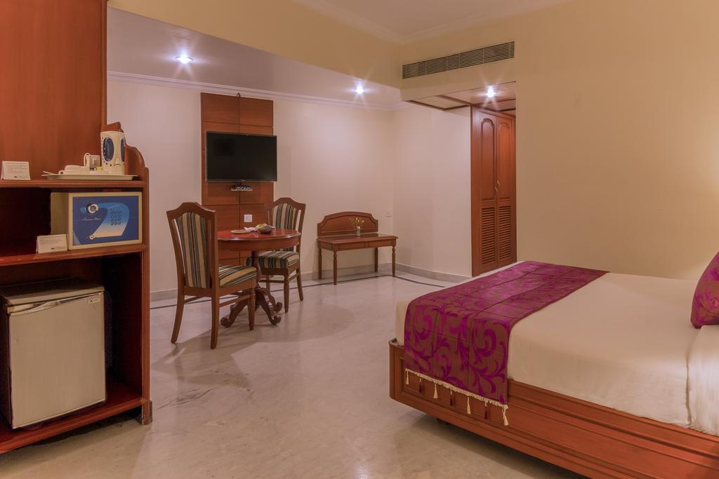 Hotel Annamalai International Пондичерри Экстерьер фото