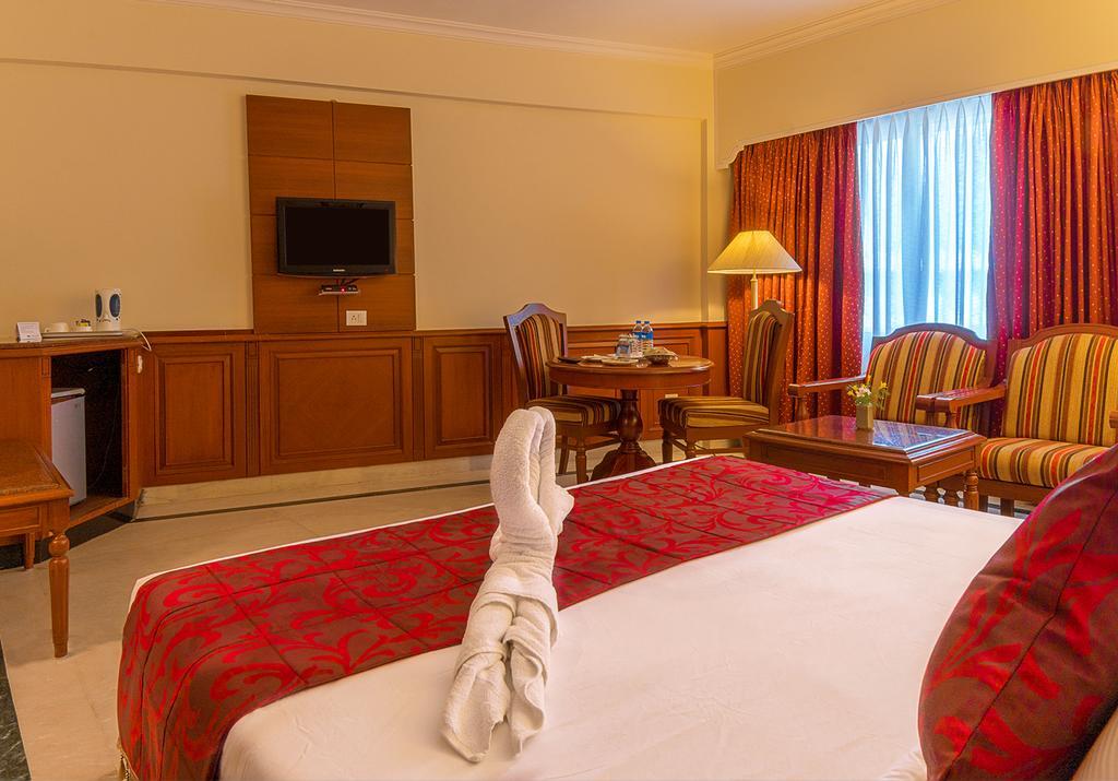 Hotel Annamalai International Пондичерри Экстерьер фото
