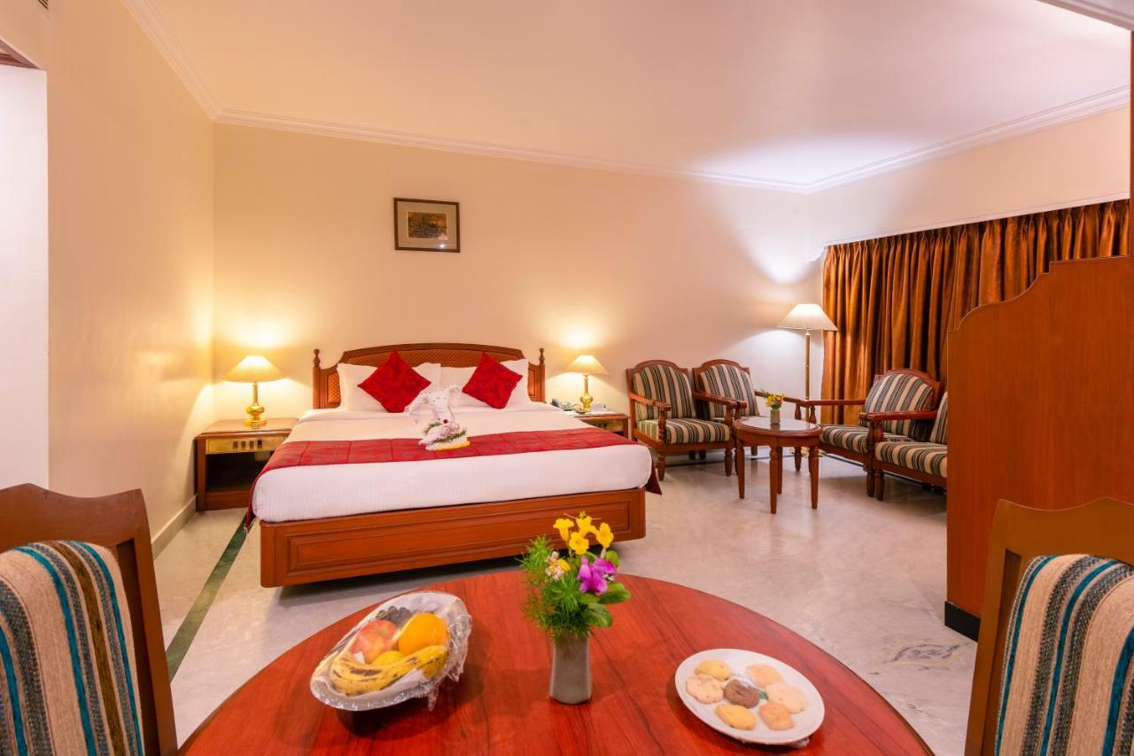 Hotel Annamalai International Пондичерри Экстерьер фото